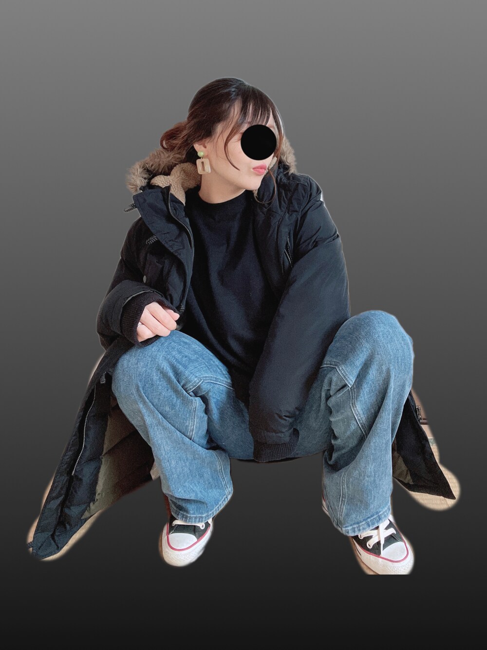 「ストリート、オーバーサイズ、ロンT、デニム、コンバース、ママコーデ、スニーカーコーデ、モノトーン、おだんごヘアー、ストリートフェス2023、むすこーで、キッズコーデ、4児ママ、マタニティ」｜「Edit SheenのビッグシルエットシンプルロンT（Tシャツ/カットソー、ブラック系）」を使った、yu.さん（レディース・161cm）の冬コーディネートの1枚目の写真