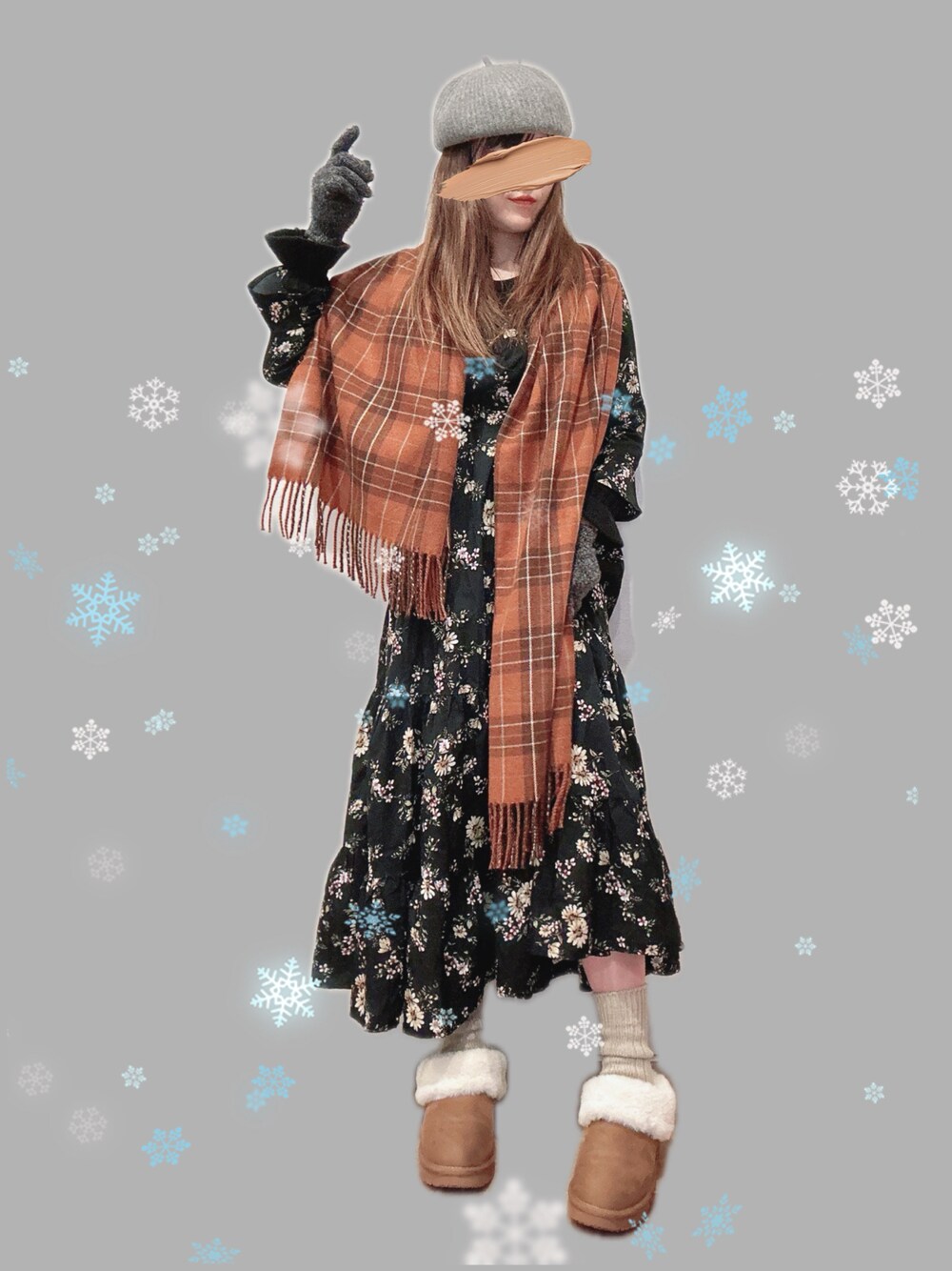 「追いコーデ、花柄、ワンピース、チェック、ストール、ムートンブーツ、ルーズソックス、ベレー帽、柄×柄、ママコーデ、カジュアルガーリー、ハッシーさんフェス、マフラーぐるぐる、ハッシーさんの嫁ッシーさんフェス」｜「fifthのウール混ベレー帽（ハンチング/ベレー帽、グレー系）」を使った、yu.さん（レディース・161cm）の冬コーディネートの1枚目の写真