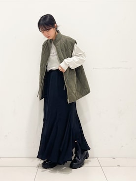 「マーメイドスカート」｜「アイテム（ダウンベスト）」を使った、mizurisaさん（レディース・153cm）の秋コーディネート