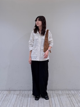 「アイテム（ローファー）」を使った、マイカさん（レディース・167cm）の秋コーディネート