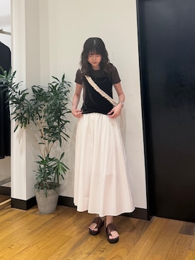 「RODE SKO（ロデスコ）の厚底トングサンダル（サンダル、ブラウン系）」を使った、マイカさん（レディース・167cm）の夏コーディネート