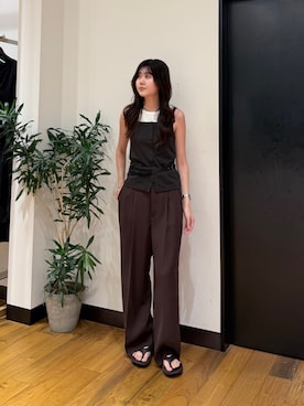 「URBAN RESEARCH（アーバンリサーチ）のダブルクロスキュプラパンツ（その他パンツ、ブラウン系）」を使った、マイカさん（レディース・167cm）の夏コーディネート