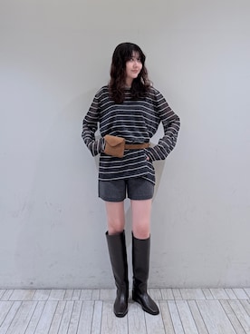 「KBF（ケイビーエフ）のアイテム（ブーツ）」を使った、マイカさん（レディース・167cm）の秋コーディネート