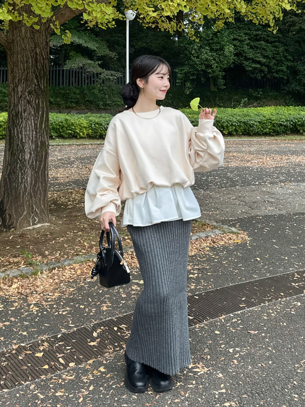 hinari(ヒナリ)の「ボンディングショートスウェット(スウェット hinari(ヒナリ)の「ボンディングショートスウェット(スウェット