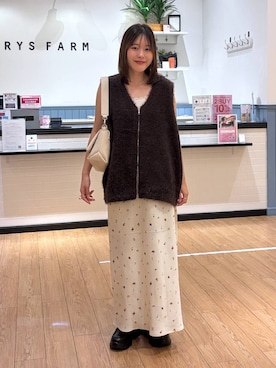 「LOWRYS FARM（ローリーズファーム）の【500mlペットボトル収納可】フラップショルダーＢＡＧ 1046881（ショルダーバッグ、ホワイト系）」を使った、futabaさん（レディース）の秋コーディネート