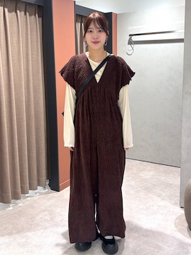 「アイテム（サロペット/オーバーオール、ブラウン系）」を使った、futabaさん（レディース・160cm）の秋コーディネート