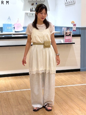 「LOWRYS FARM（ローリーズファーム）のカットイージーコクーンパンツ　292362（スウェットパンツ、グレー系）」を使った、futabaさん（レディース）の夏コーディネート