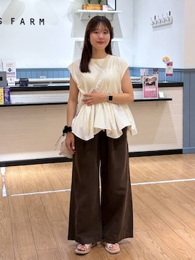 「LOWRYS FARM（ローリーズファーム）のドッキングペプラムノースリーブ　1032148（Tシャツ/カットソー、ホワイト系）」を使った、futabaさん（レディース）の夏コーディネート