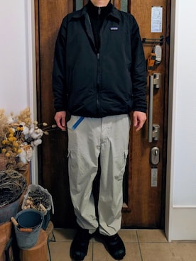 「SALOMON（サロモン）のアイテム」を使った、sanshoku.さん（メンズ・180cm）の冬コーディネート