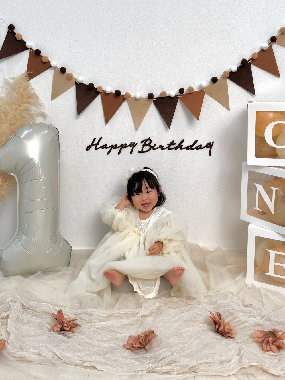 「誕生日、ドレス」｜「SLINXのアイテム（その他ベビーウェア、ホワイト系）」を使った、soy🍃さん（キッズ・70cm）の冬コーディネートの1枚目の写真