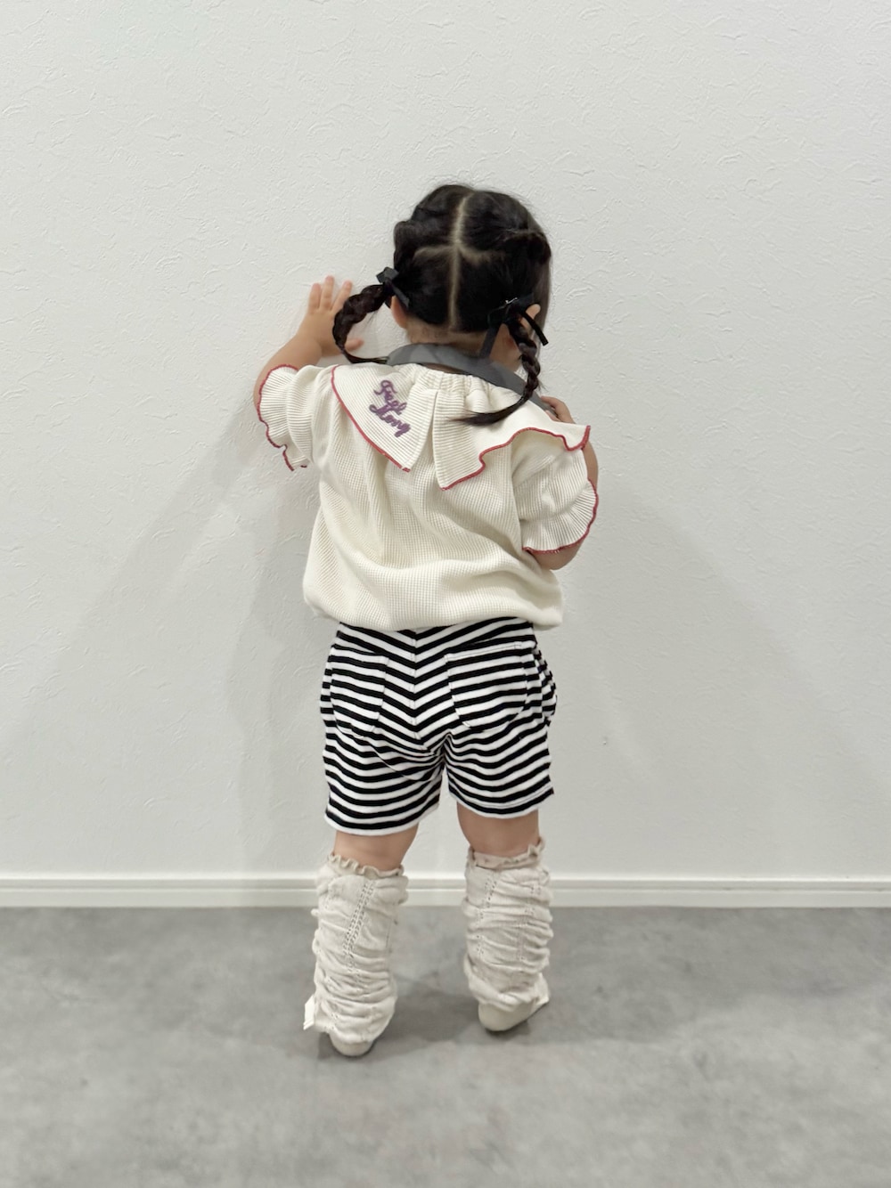 「お出かけコーデ、キッズファッション、キッズコーデ、ショートパンツ、ハーフパンツ、テーマパークコーデ」｜「Birthdayのアイテム（Tシャツ/カットソー、ホワイト系）」を使った、soy🍃さん（キッズ・80cm）の夏コーディネートの1枚目の写真
