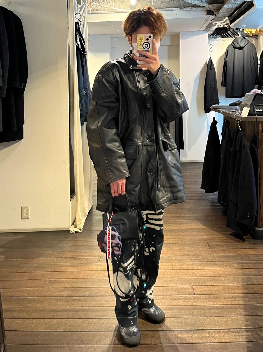 「冬コーデ、おしゃれさんと繋がりたい、大人カジュアル、シンプルコーデ、ootd、低身長コーデ、ファッションの力を信じよう、古着MIX、シンプル、きれいめカジュアル、ラフ」｜「RANDOM IDENTITIESのアイテム（ブーツ、シルバー系）」を使った、どんぐりさん（メンズ・167cm）の冬コーディネートの1枚目の写真