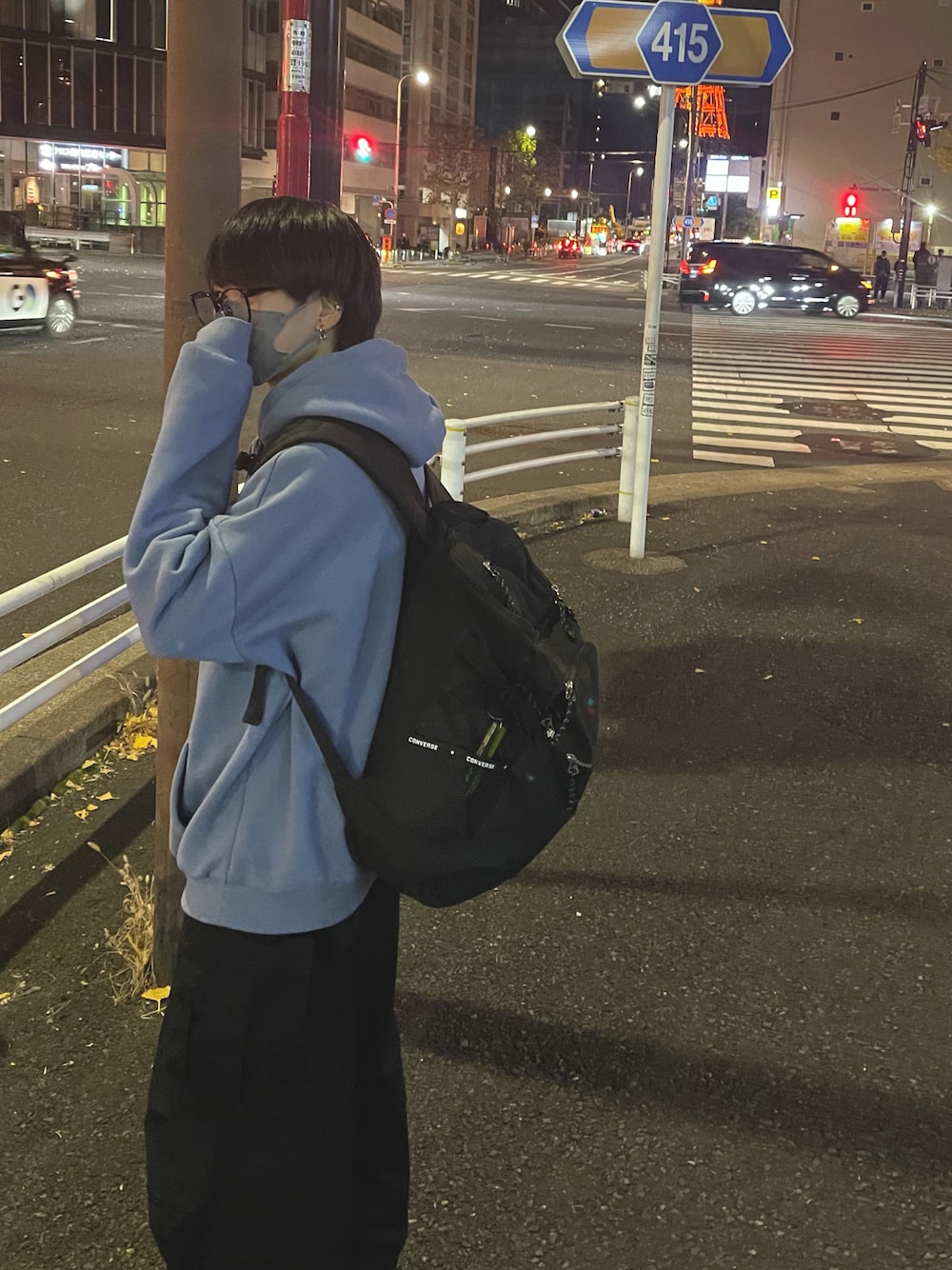 「オーバーサイズ、ビッグシルエット、カジュアルコーデ、おしゃれさんと繋がりたい、春コーデ、スニーカーコーデ、シンプル、低身長コーデ、ワイドパンツ、ほめられ本命コーデ、GU、かわいい、カワイイ系男子、かわいい系、ダル着」｜「ODD STUDIOのアイテム（パーカー、ブルー系）」を使った、雅弥（まさや）さん（メンズ・170cm）の冬コーディネートの1枚目の写真
