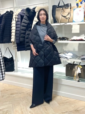 「アイテム（ダウンジャケット/コート）」を使った、EIKA.Kさん（レディース・160cm）の秋コーディネート