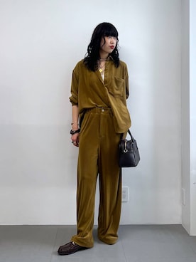 「BARNYARDSTORM（バンヤードストーム）の【「i.style closet」ご紹介アイテム】 BARNYARDSTORM / トリコットコールシャツ＜セットアップ対応＞（シャツ/ブラウス、イエロー系）」を使った、清水さん（レディース）の秋コーディネート