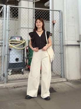 「KBF（ケイビーエフ）の2WAYバイカラーフリルブラウス（シャツ/ブラウス、ブラック系）」を使った、r i n k o さん（レディース・159cm）の春コーディネート