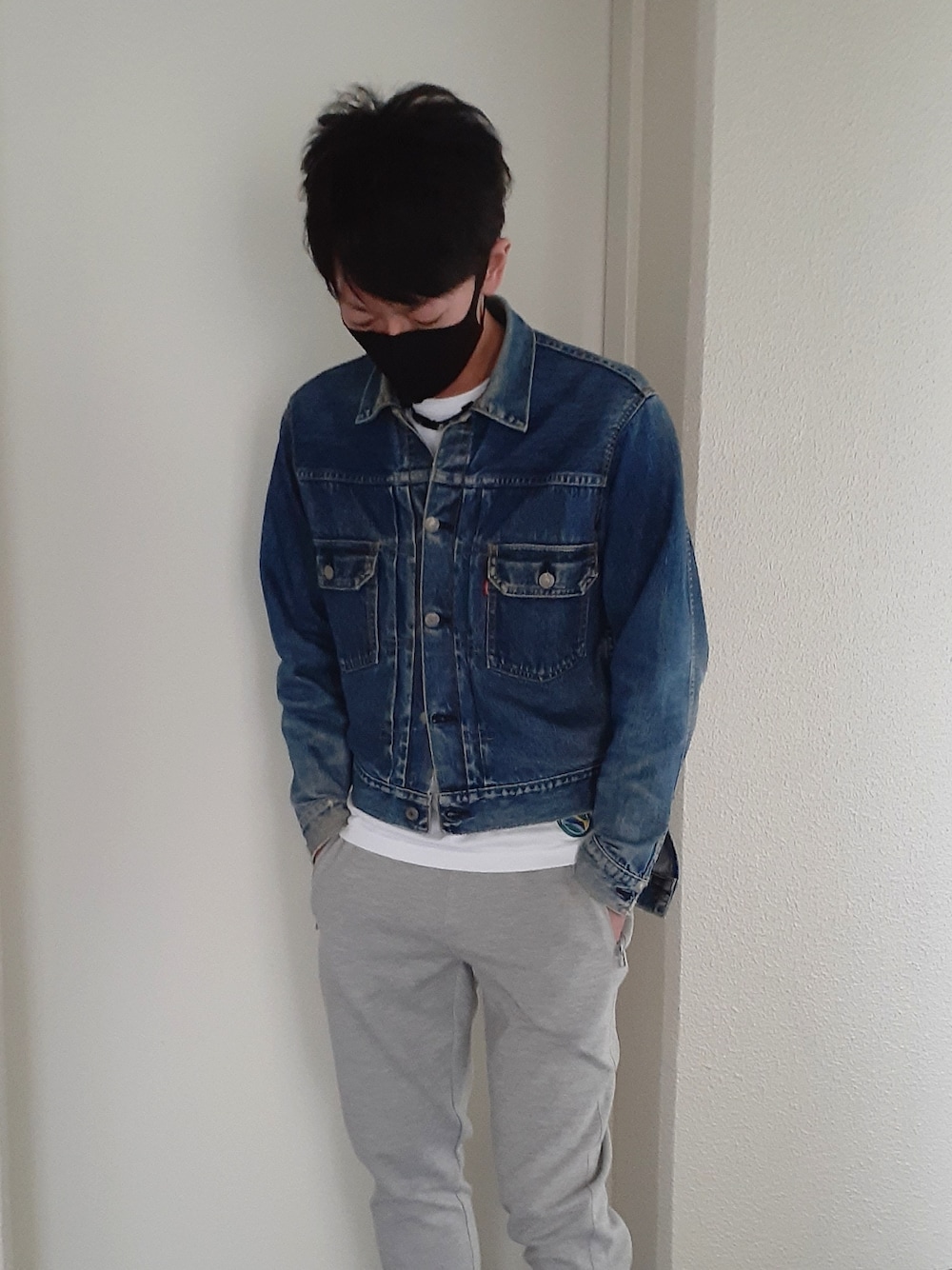 「Levi's、リーバイス、2nd、セカンド、モアアップテンポ」｜「Levi'sのアイテム（デニムジャケット、ブルー系）」を使った、Ta-ka-777さん（メンズ・173cm）の春コーディネートの2枚目の写真
