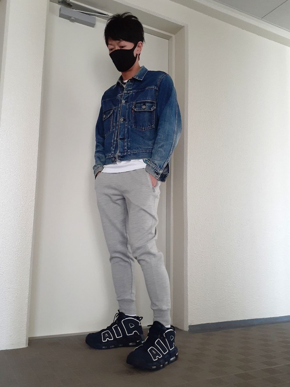 「Levi's、リーバイス、2nd、セカンド、モアアップテンポ」｜「Levi'sのアイテム（デニムジャケット、ブルー系）」を使った、Ta-ka-777さん（メンズ・173cm）の春コーディネートの1枚目の写真