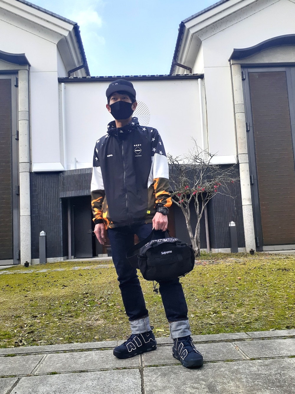 「Supreme、F.C.Real Bristol、モアアップテンポ」｜「Supreme のアイテム（キャップ、ブラック系）」を使った、Ta-ka-777さん（メンズ・173cm）の春コーディネートの3枚目の写真