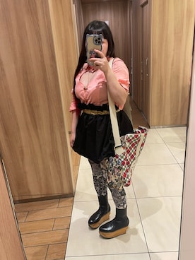 「Vivienne Westwood(ヴィヴィアンウエストウッド)のアイテム」を使った、あかねさん(レディース・147cm)の秋コーディネート