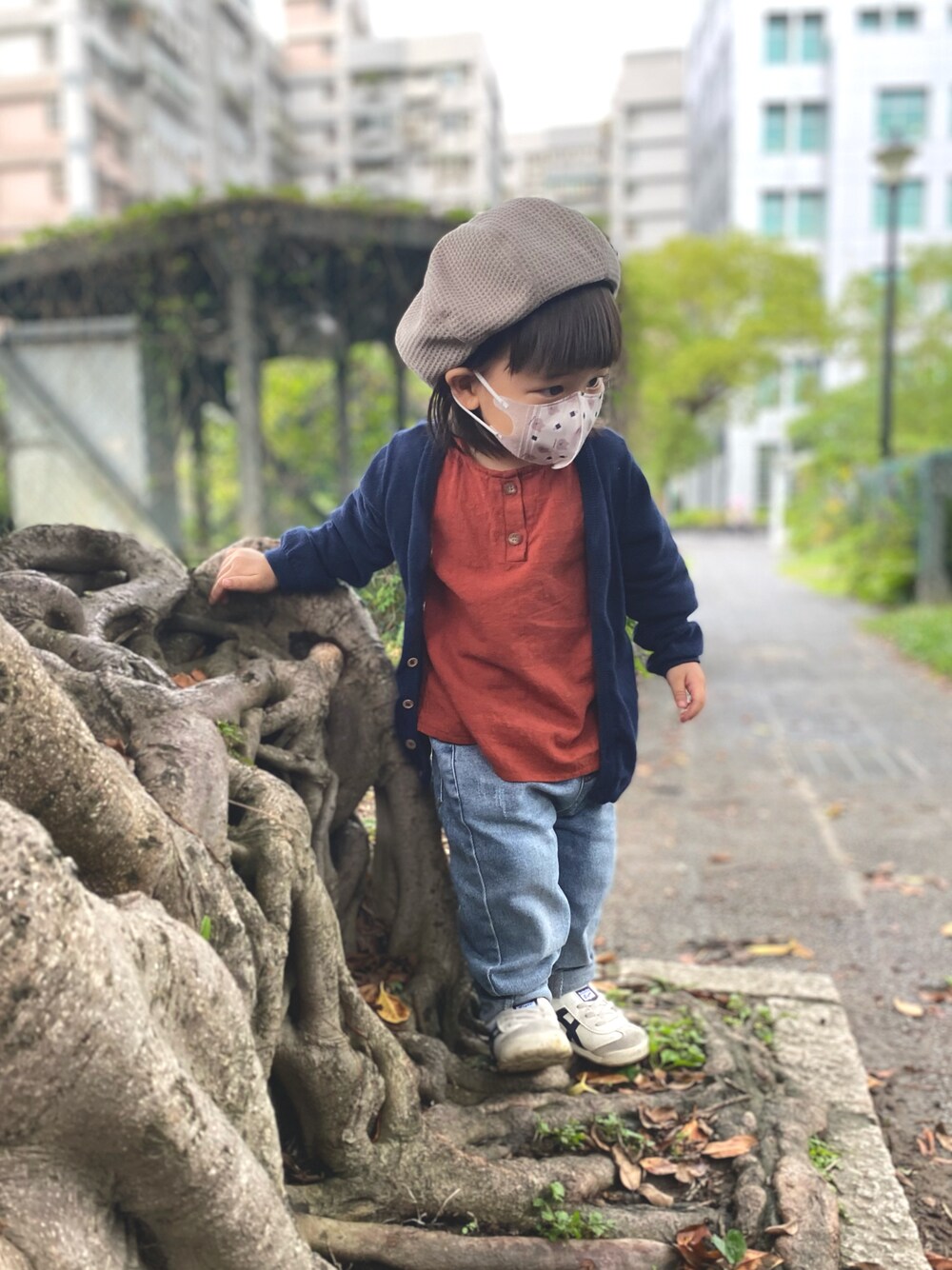 「yuzuootd、babyboy」｜「H&Mのアイテム（ノーカラージャケット、ブルー系）」を使った、Yuzuさん（キッズ・90cm）の秋コーディネートの1枚目の写真