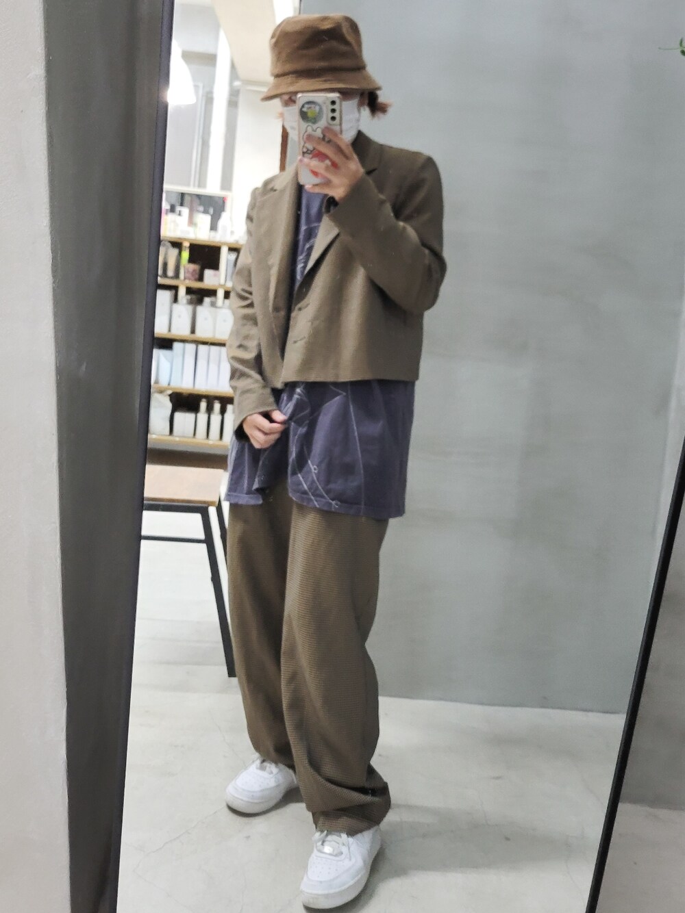 「87mmのアイテム（Tシャツ/カットソー、パープル系）」を使った、kanabuuuuuuuunさん（レディース・159cm）の秋コーディネートの1枚目の写真