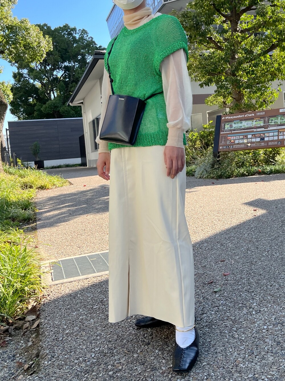 「JIL SANDERのアイテム（ショルダーバッグ、ブラック系）」を使った、kanabuuuuuuuunさん（レディース・159cm）の秋コーディネートの1枚目の写真