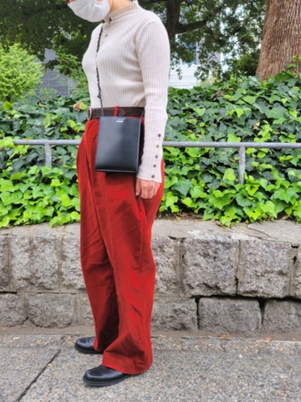 「JIL SANDERのアイテム（ショルダーバッグ、ブラック系）」を使った、kanabuuuuuuuunさん（レディース・159cm）の秋コーディネートの1枚目の写真