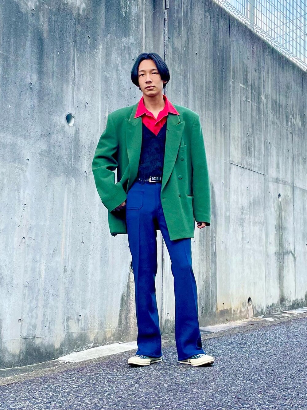「春、キレイめ、カラーパレット、スタプレ、古着、古着MIX、古着コーデ、古着好きな人と繋がりたい、古着男子、CT70s、フレアパンツ、カラーコーデ、カラーアウター、70'sコーデ、ジャケットスタイル」｜「Big Johnのアイテム（パンツ、ブルー系）」を使った、TCCさん（メンズ・169cm）の春コーディネートの1枚目の写真