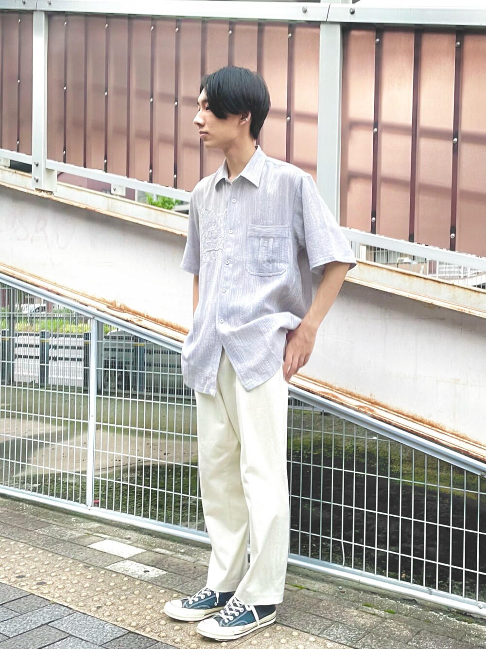 「古着、古着MIX、古着コーデ、古着好きな人と繋がりたい、白パンツ、ct70、半袖シャツ、used、used mix」｜「usedのアイテム（シャツ/ブラウス、ブルー系）」を使った、TCCさん（メンズ・169cm）の秋コーディネートの1枚目の写真