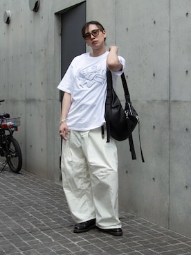 「SHINYAKOZUKA（シンヤコヅカ）のアイテム（チノパンツ）」を使った、YUKIさん（メンズ・175cm）の夏コーディネート