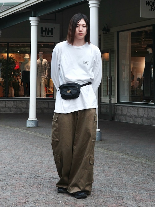 「ARC'TERYX(アークテリクス)のARC’TERYX / MANTIS1 WAISTPACK(ボディバッグ/ウエストポーチ)」を使った、YUKIさん(メンズ・175cm)の秋コーディネート
