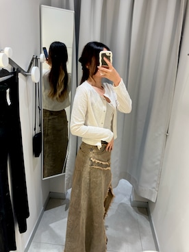 「アイテム（デニムスカート）」を使った、mmakkiiさん（レディース・162cm）の秋コーディネート