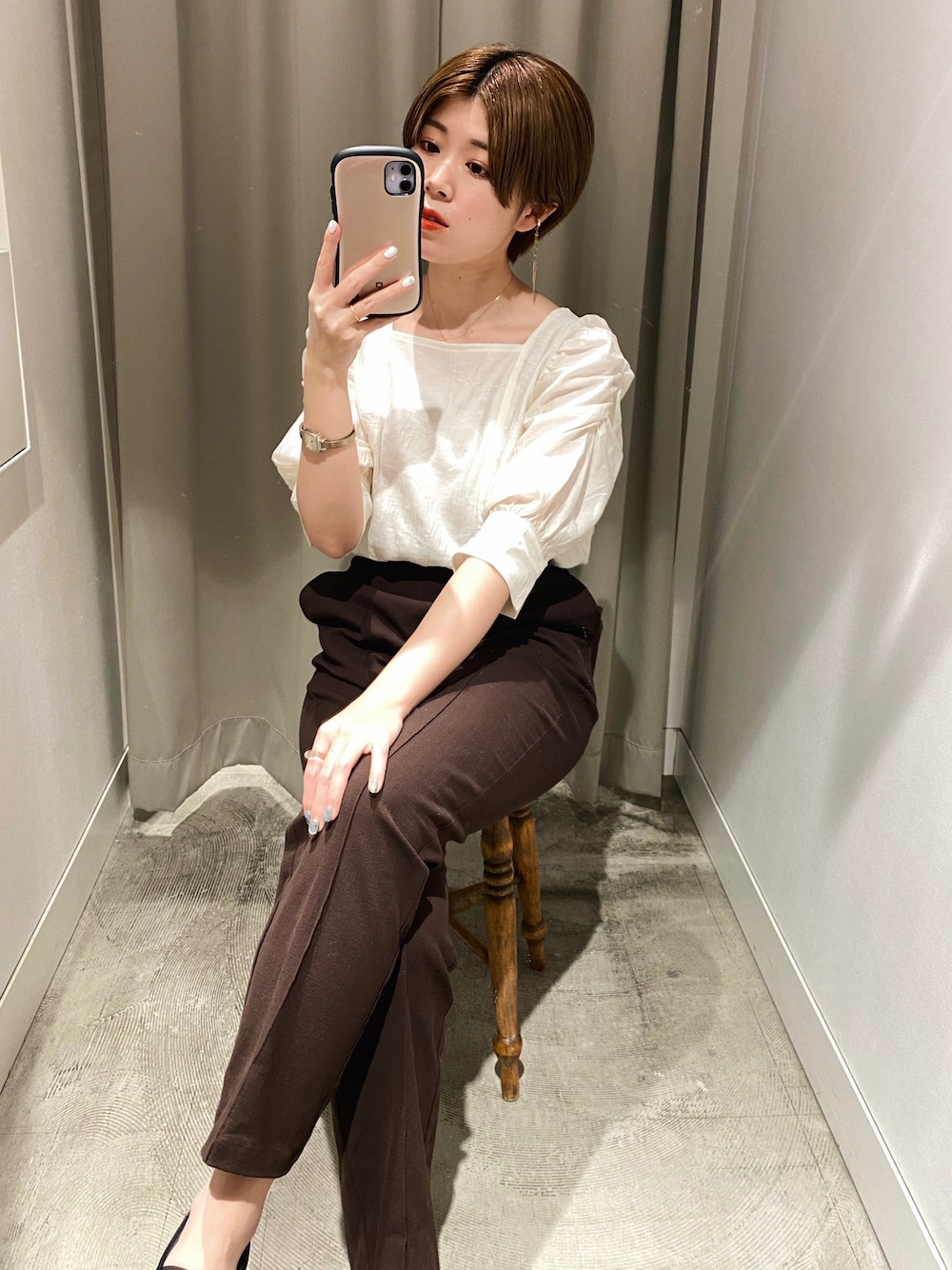「オトナカジュアル、パンツコーデ、ootd、春服みてみて、オトナ女子、夏コーデ、春、いいね、save、フォローお願いします🤑、白ブラウス、パワショル、ブラウス、パンツスタイル、初夏コーデ、Ray Cassin、大人ガーリー」｜「RAY CASSINのスクエアネックパワショルブラウス（シャツ/ブラウス、ホワイト系）」を使った、nimoさん（レディース・155cm）の春コーディネートの1枚目の写真