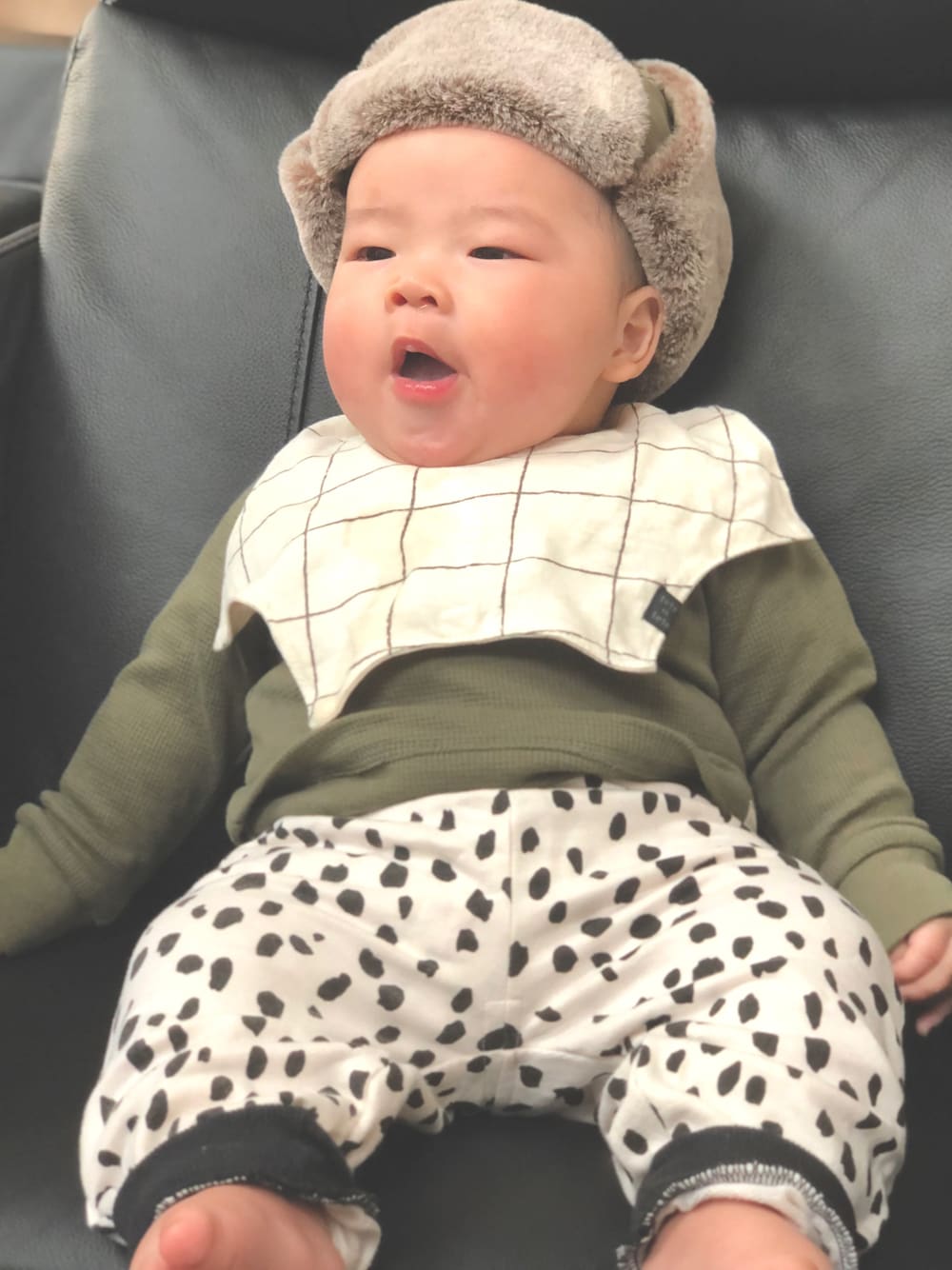 「フライトキャップ、男の子ベビー」｜「Birthdayのアイテム（キャップ、グリーン系）」を使った、natsuさん（キッズ・70cm）の冬コーディネートの1枚目の写真