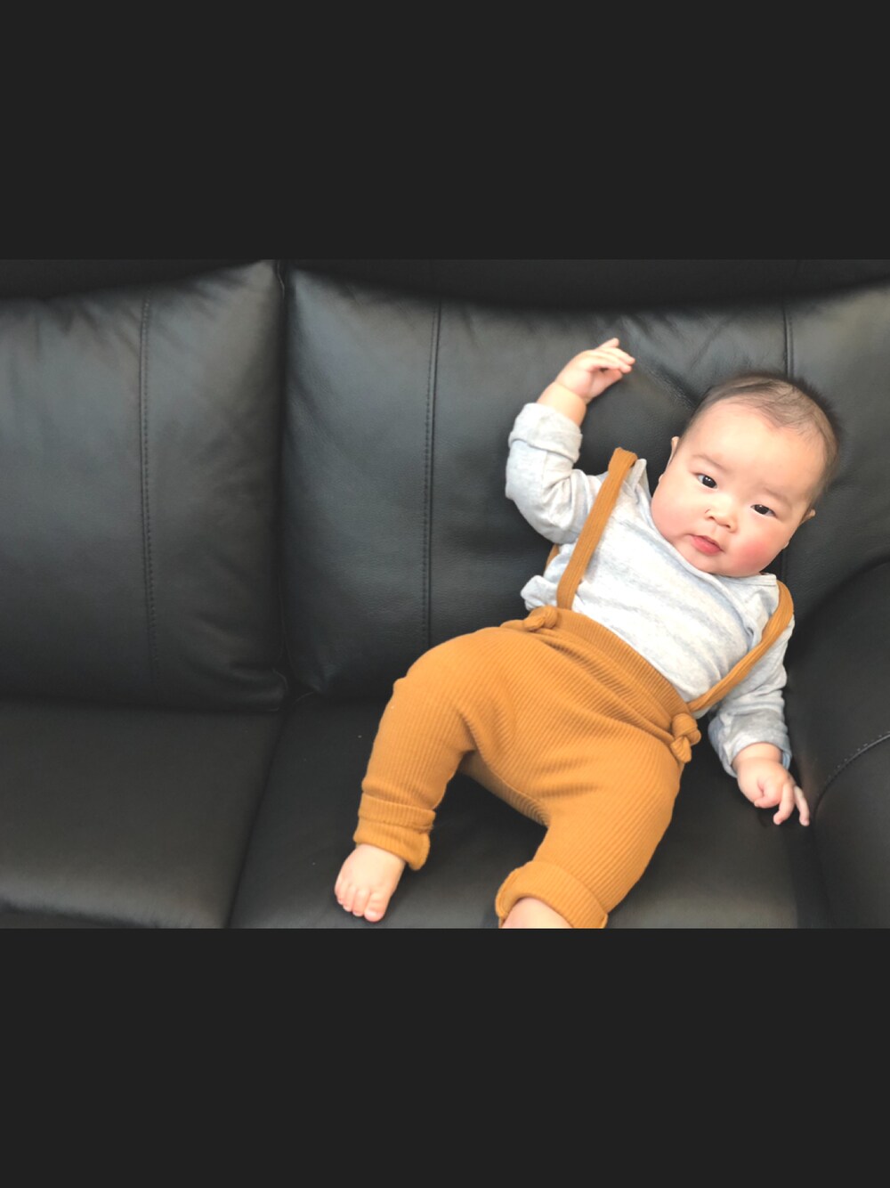 「キッズコーデ、ベビーコーデ、本日のコーデ、冬コーデ、韓国子供服」｜「H&Mのアイテム（ロンパース、グレー系）」を使った、natsuさん（キッズ・70cm）の冬コーディネートの1枚目の写真