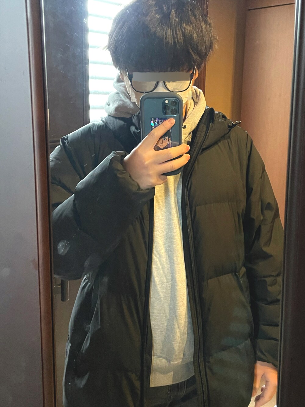 「冬コーデ、ジーユー、おしゃれさんと繋がりたい、シンプル、ジーンズ、ダウンジャケット、GU、ユニクロ、seria、メガネ男子、アクセサリー、韓国風コーデ」｜「seriaのアイテム（メガネ、ブラック系）」を使った、taigaさん（メンズ・172cm）の冬コーディネートの1枚目の写真