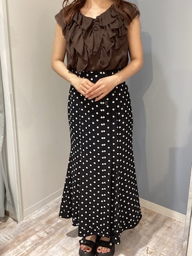 「MISCH MASCH（ミッシュマッシュ）の2026春夏新作 パウダーシフォンラッフルバックリボンブラウス（シャツ/ブラウス、ブラウン系）」を使った、河原町OPA店さん（レディース・160cm）の夏コーディネート