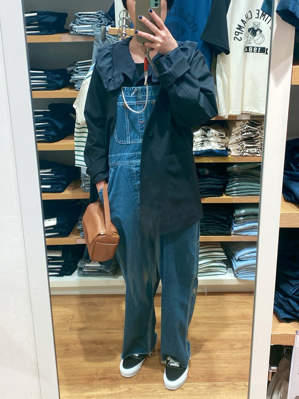 THE SHINZONEのノーカラージャケットを使った人気ファッション