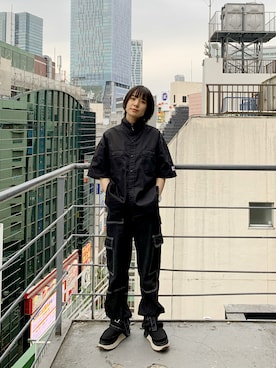 「オールブラックコーデ」｜「アイテム（スリッポン）」を使った、光永さん（レディース・159cm）の秋コーディネート