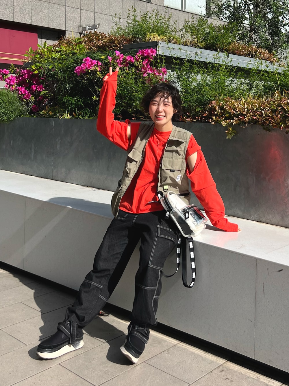 極美品 UGG アグ ボディバッグ ウエストポーチ カーキ キルティング 極美品 UGG アグ ボディバッグ ウエストポーチ カーキ