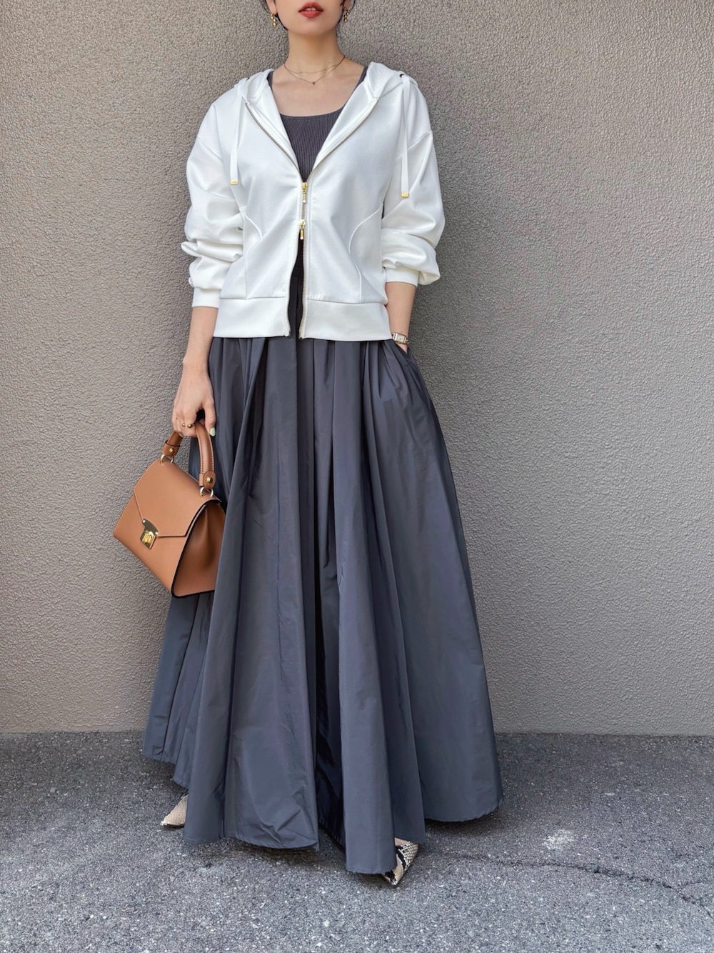 さくらさんの「Voluminous taffeta skirt/ボリュームタフタスカート（yae）」を使ったコーディネートの1枚目の写真