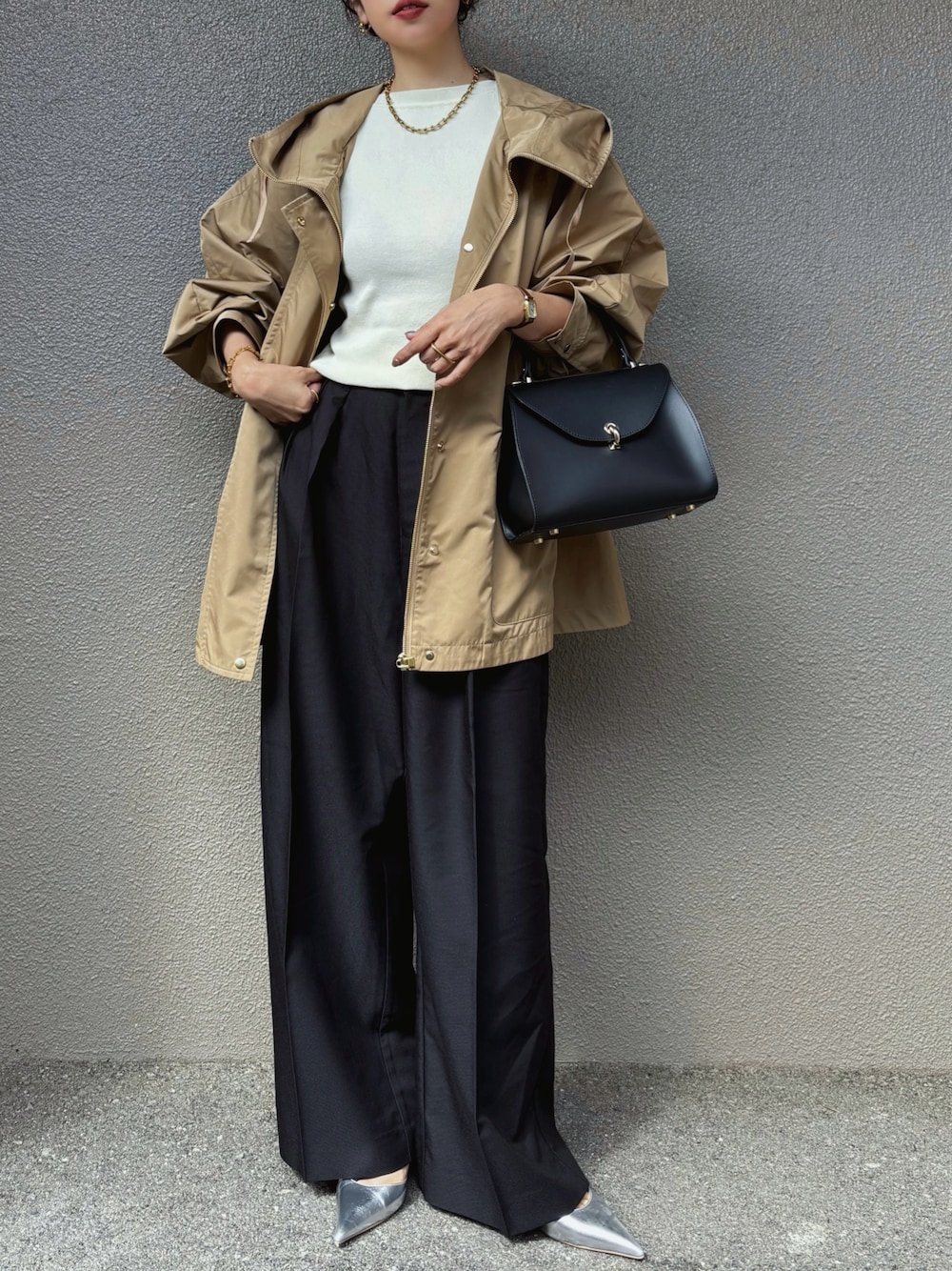 「PR、styledoor、マウンテンパーカー、大人カジュアル、きれいめカジュアル、ワイドパンツ、秋っぽコーデ更新中、休日スタイル、着回しコーデ、シンプルスタイル、パンツスタイル、ブラウン、骨格ストレート」｜「Emma Taylorのスタンドフーディ―マウンテンパーカー（マウンテンパーカー、イエロー系）」を使った、さくらさん（骨格ストレート・レディース・163cm）の秋コーディネートの1枚目の写真