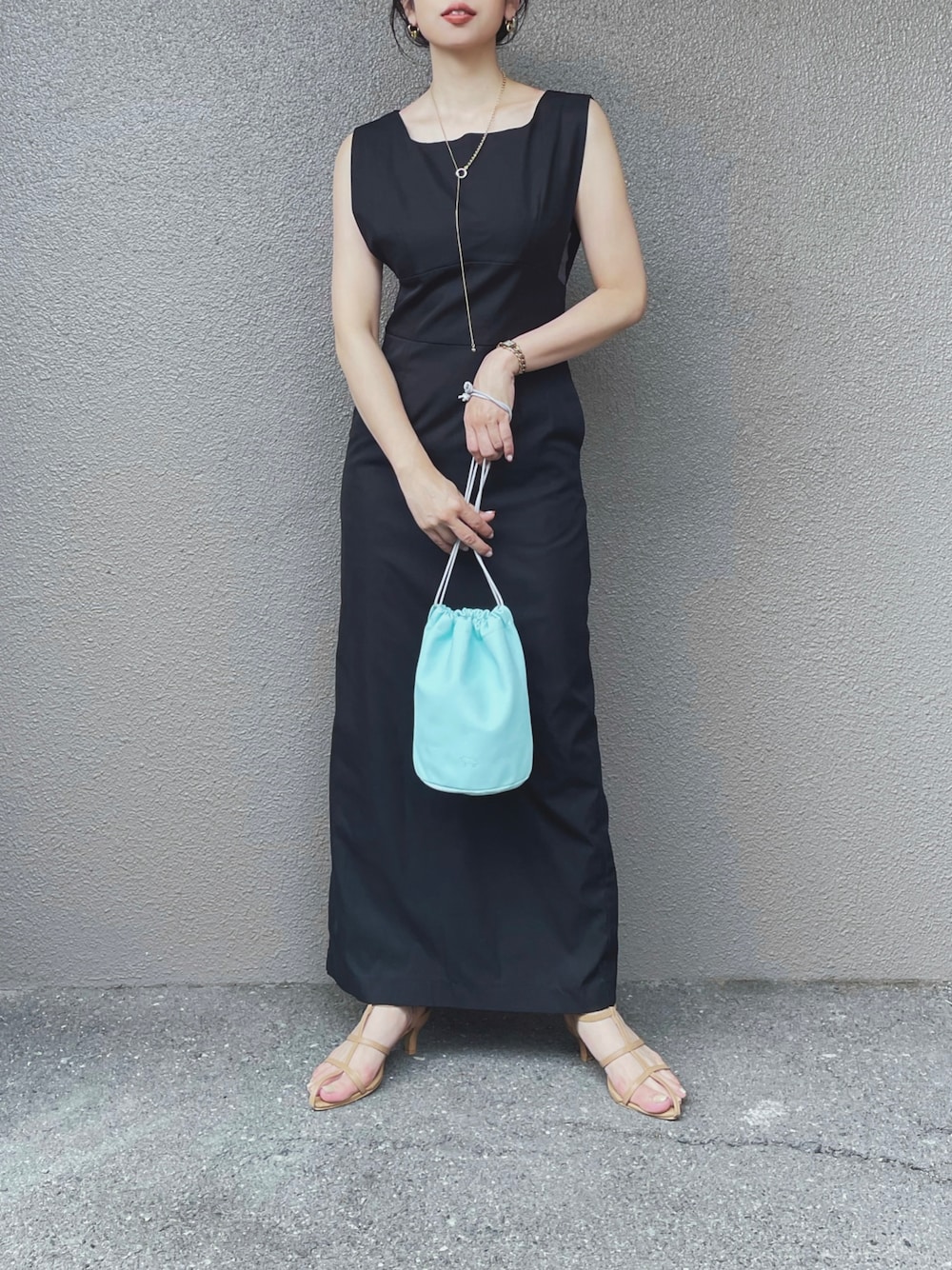 「夏コーデ、休日コーデ、シンプルスタイル、大人ファッション、ブラック、ロングワンピース、ノースリーブ、ワンピース、キレイめコーデ、大人カジュアル、楽チンコーデ、きれいめカジュアル」｜「HANNEの【RIKAコラボ】スクエアネックロングジャンスカ（ワンピース、ブラック系）」を使った、さくらさん（骨格ストレート・レディース・163cm）の夏コーディネートの1枚目の写真