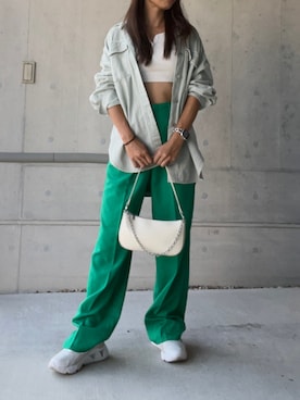 「アイテム（デニムジャケット、グリーン系）」を使った、ayakoさん（レディース・164cm）の秋コーディネート