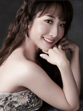 「アイテム（ドレス、シルバー系）」を使った、辰巳真理恵さん（レディース・154cm）の冬コーディネート