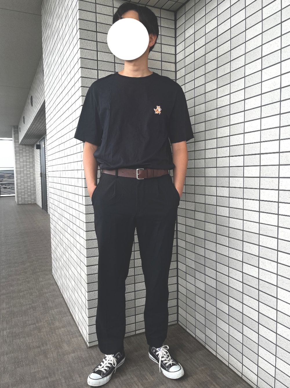 「秋っぽコーデ更新中、おでかけコーデ、パンツスタイル、アウトドアスタイル」｜「Maison Kitsuneのアイテム（Tシャツ/カットソー、ブラック系）」を使った、kanaさん（レディース・154cm）の秋コーディネートの1枚目の写真