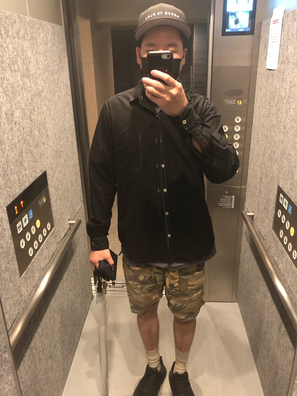 「ポロシャツ、秋服、おしゃれさんと繋がりたい、シンプルスタイル、お散歩コーデ」｜「UNIQLOのスーピマコットンポロシャツ（半袖）（ポロシャツ、ホワイト系）」を使った、daisukeさん（メンズ・178cm）の秋コーディネートの1枚目の写真