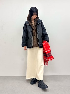 「アイテム（ストール/ショール）」を使った、mineさん（レディース・164cm）の秋コーディネート