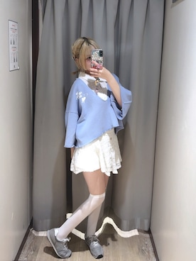 「KBF（ケイビーエフ）のポップコーンクロップドシャツ（シャツ/ブラウス、ホワイト系）」を使った、risaさん（レディース・159cm）の春コーディネート